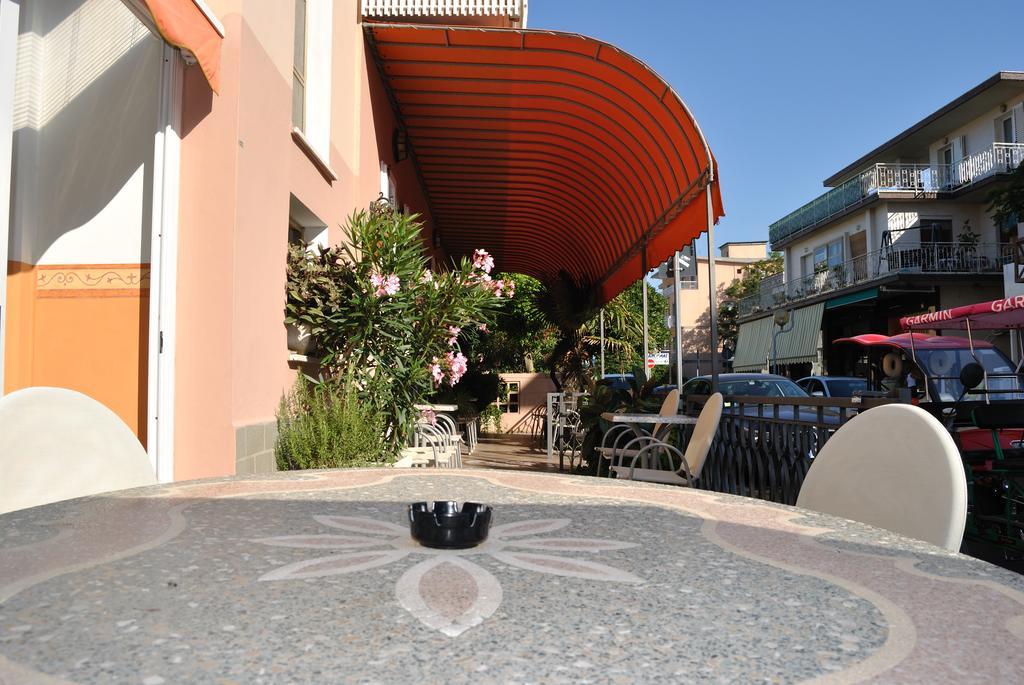 Hotel Vistamare Viserba Rimini Exterior photo